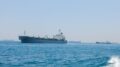 Petroliera colpita da tre proiettili nello Stretto di Hormuz, nessuna vittima