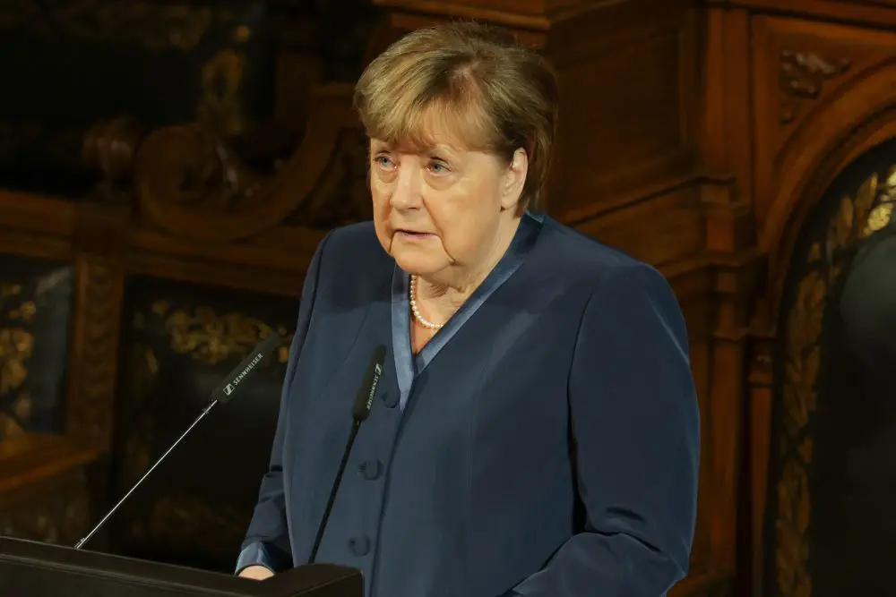 Germania, Merkel su vittoria AfD “Scioccante, ho il cuore a pezzi” Germania, Merkel su vittoria AfD “Scioccante, ho il cuore a pezzi”
