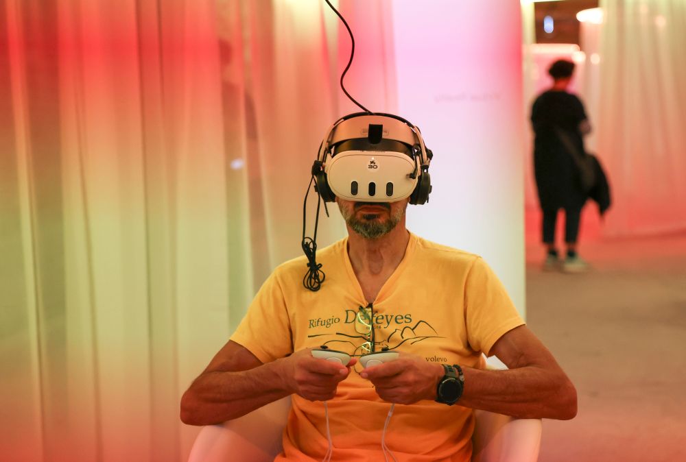 La Cina si racconta con le tecnologie immersive alla Mostra del Cinema a Venezia La Cina si racconta con le tecnologie immersive alla Mostra del Cinema a Venezia