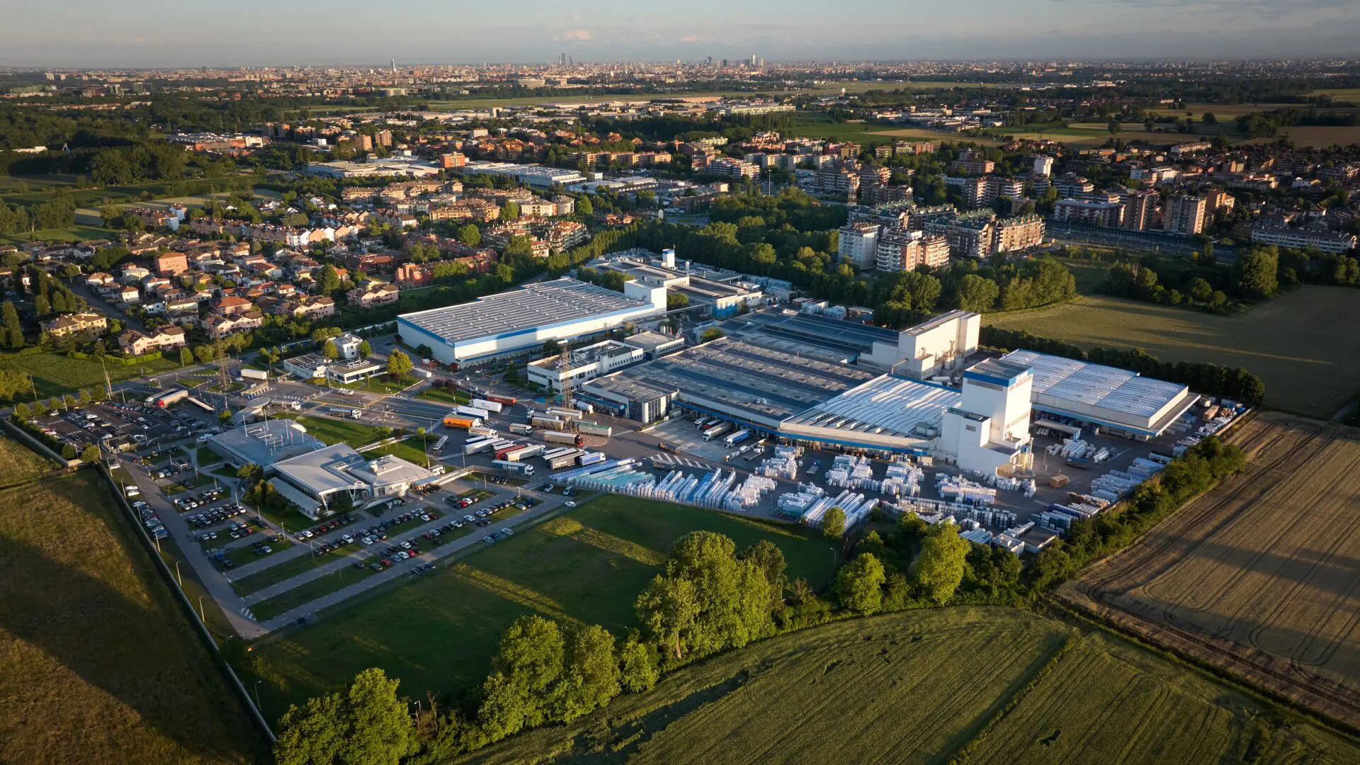 Mapei, innovazione e responsabilità al centro del 10° Bilancio di Sostenibilità Mapei, innovazione e responsabilità al centro del 10° Bilancio di Sostenibilità