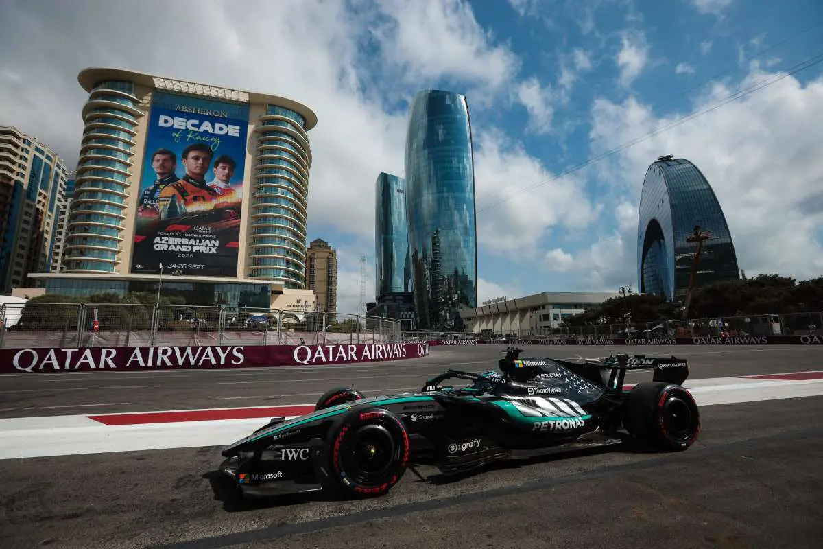 Russell in pole davanti a Leclerc a Baku, Antonelli out in qualifica Russell in pole davanti a Leclerc a Baku, Antonelli out in qualifica