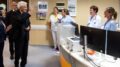 Mattarella visita la ‘Stanza Rosa’ dell’ospedale di Grosseto: “Violenza sulle donne un’emergenza di primaria importanza” / Video