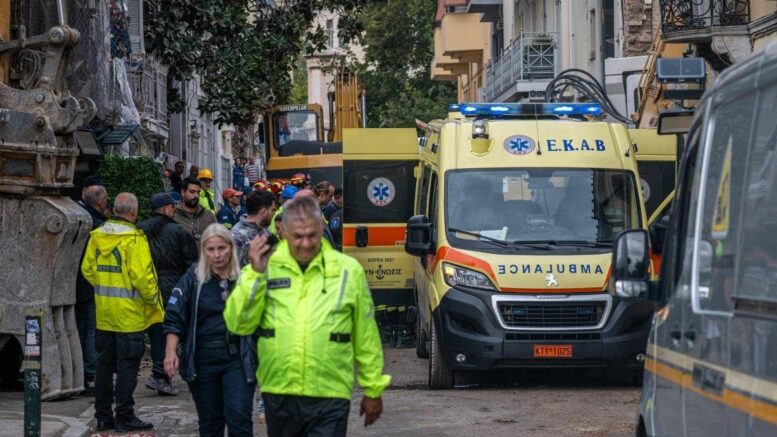 Esplosione e crollo di un palazzo ad Atene, sale a sei il bilancio delle vittime: morta una famiglia di turisti americani