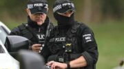 Attentato sventato in Gran Bretagna, rilasciati su cauzione i 5 arrestati vicino a una base Raf a Fairford