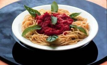 La guida senza tempo del cuoco alla pasta d’ispirazione mediterranea