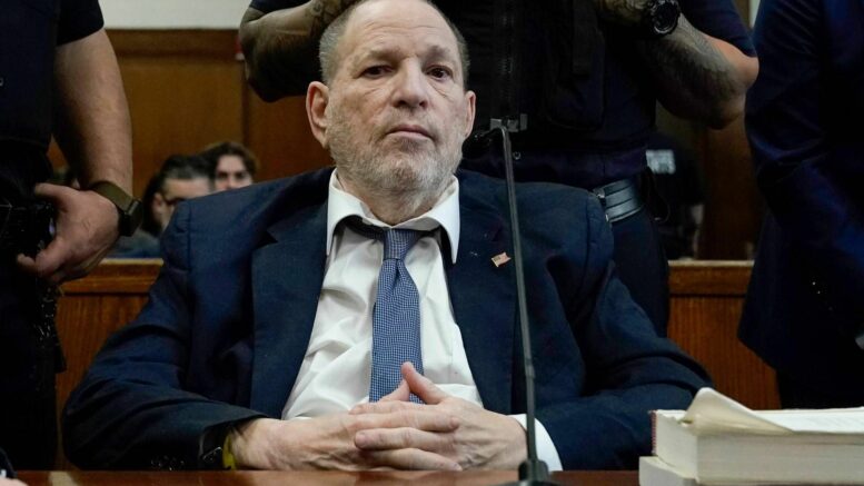 Harvey Weinstein condannato a 15 anni di carcere per violenza sessuale