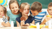 Scuola: l’immunologo, ‘salute e concentrazione dipendono da qualità pasti e da snack nello zaino’