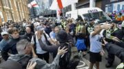 Migranti, nuove manifestazioni a Portsmouth: “L’immigrazione clandestina deve finire”