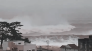 In Giappone il tifone Dujuan fa 4 morti poi si allontana dalla costa orientale: quasi due milioni di evacuati e 6 dispersi