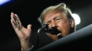 Il Kennedy Center chiude. Trump: “Riapre solo col mio nome”