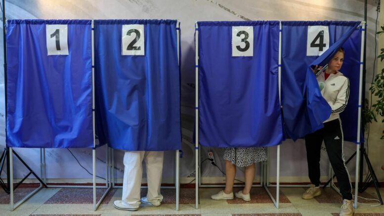 Russia al voto, partecipazione alle 15 al 52,6%: superato il dato delle precedenti consultazioni