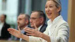Ucraina, linea dura Afd: “Via gli ucraini dalla Germania, stop ai soldi per Kiev”