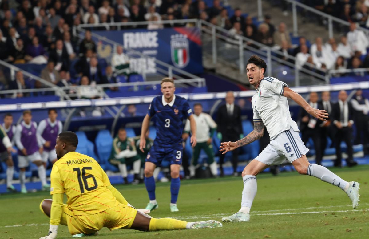 Bastoni risponde alla magia di Olise, Francia-Italia 1-1 Bastoni risponde alla magia di Olise, Francia-Italia 1-1