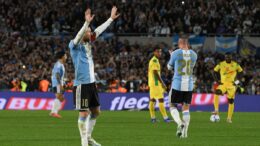L’ultima di Messi con l’Argentina, due assist e un gol “Ora farò il tifoso”