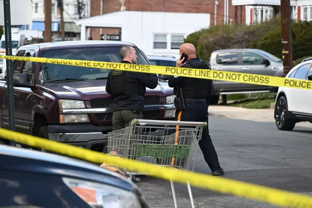 Sparatoria a scuola in Oregon, uccisi tre bambini e ucciso anche l’attentatore Sparatoria a scuola in Oregon, uccisi tre bambini e ucciso anche l’attentatore