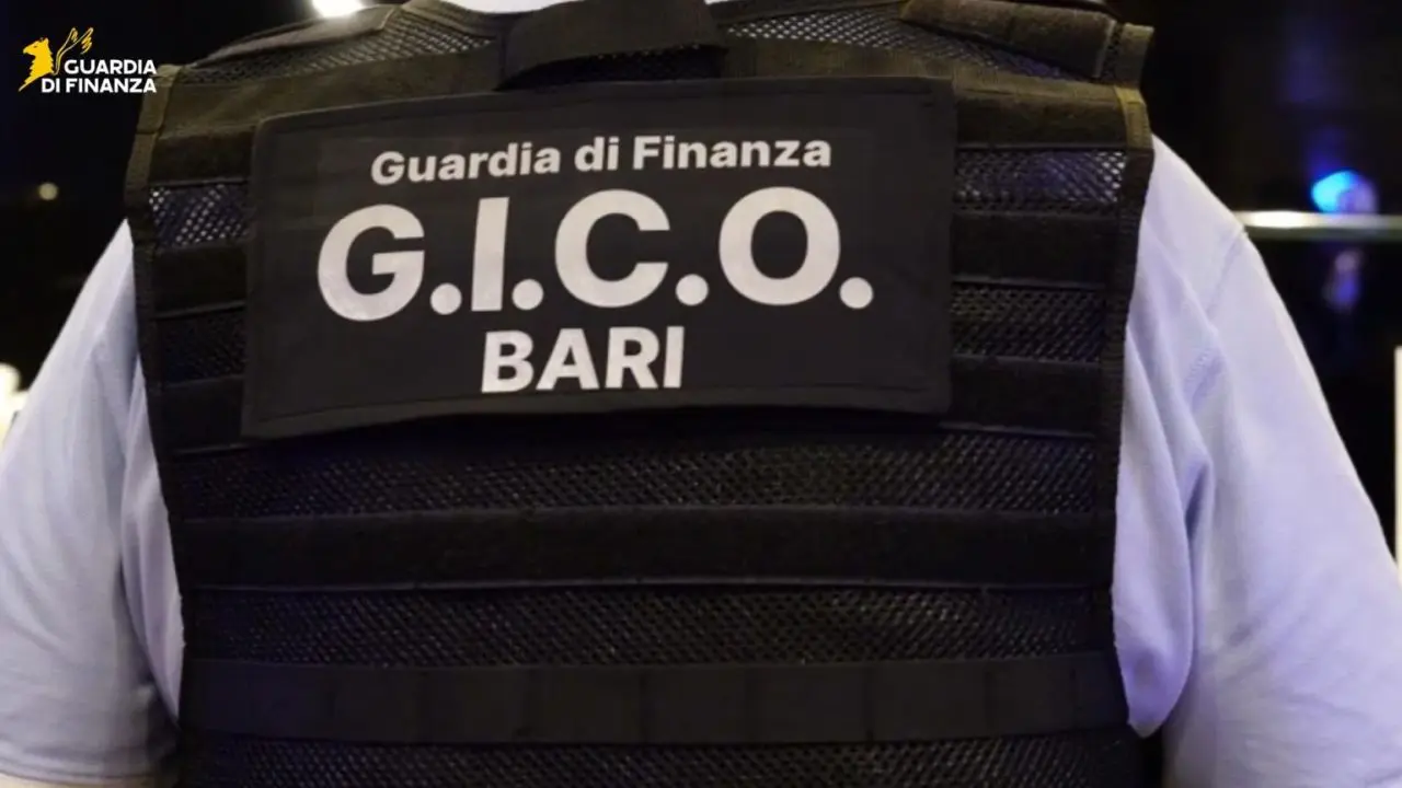 Usura ed estorsione, 4 misure cautelari e sequestri per 700mila euro a Bari Usura ed estorsione, 4 misure cautelari e sequestri per 700mila euro a Bari