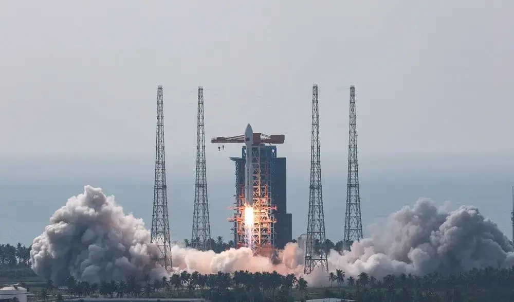 Cina, lanciato un nuovo gruppo di satelliti per Internet Cina, lanciato un nuovo gruppo di satelliti per Internet
