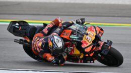 Acosta vince la sprint in Malesia davanti a Marc Marquez e Bezzecchi