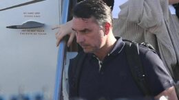 Brasile, Bolsonaro contesta ancora il voto dagli Usa: “Il vero presidente eletto sono io”
