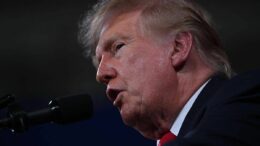 Cortei, Trump: “Chi crea problemi in Francia, Italia e Spagna odia questi Paesi”