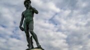 Trovata bombola di gas sotto il David in piazzale Michelangelo a Firenze, ritenuta inoffensiva dopo gli accertamenti
