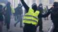 Francia, Gilet Gialli: “Domani in piazza, solo i regimi vietano le proteste”