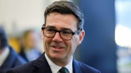 Gb, analista: “Primi 100 giorni di Burnham un successo, ma sfide ancora tante”