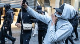 Guerriglia a Milano, chi sono i ragazzi della generazione Selfie: TikTok, rabbia e voglia di apparire