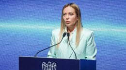 Meloni non molla la presa sull’energia, pressing su Ue per flessibilità: “Italia in Europa non per dire solo sì”