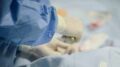 ‘Miracolato’ tre volte: a 85 anni supera terza rottura aorta con complesso intervento