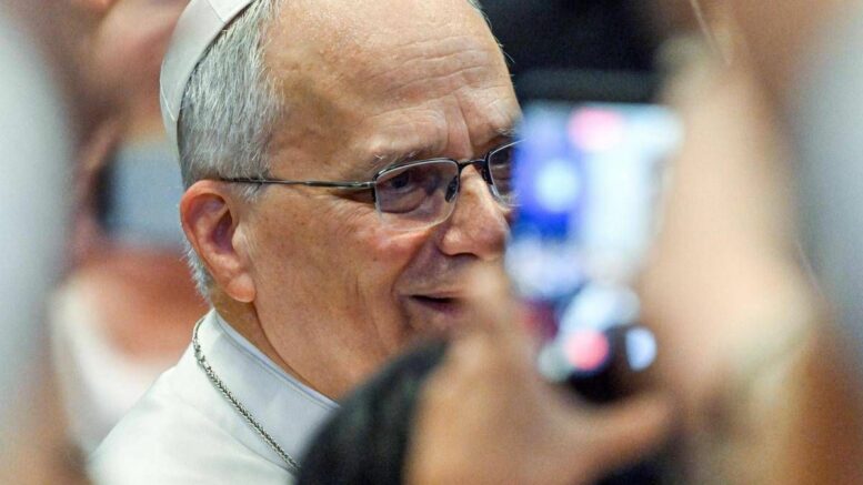 Papa: “Mi hanno trovato un nodulo circoscritto al polmone, mi opero”