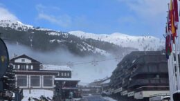 Prima neve a Sestriere, le montagne della Vialattea si imbiancano: ecco le immagini
