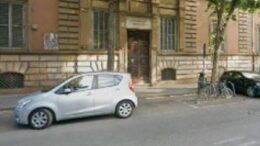 Roma, ‘lista stupri’ e una svastica nei bagni del liceo Righi