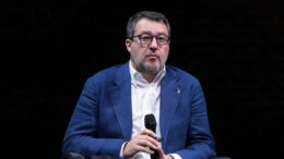 Salvini: “Stiamo lavorando per superare legge Fornero, in pensione a 64 anni”