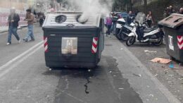 Scontri nei cortei a Roma, il racconto di un poliziotto: “Ci hanno assalito con sassi e molotov in via Claudia”