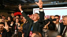 Serbia, svolta alle elezioni politiche: vittoria schiacciante della Lista degli Studenti, Vucic riconosce la sconfitta