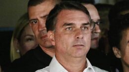 Brasile, Bolsonaro in fuga negli Usa? “Aereo in volo, il senatore è sparito”