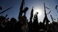 Yemen, Houthi: “Colpiti la più grande raffineria dell’Arabia Saudita e ministero della Difesa a Riad”