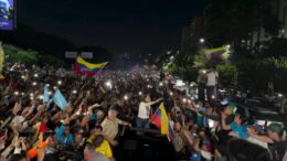 Machado torna in Venezuela dopo un anno di esilio, ad accoglierla una folla oceanica