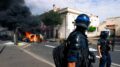 Infiamma la protesta degli studenti in Francia: incendio in una scuola a Metz, fermato 15enne per aggressione