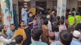 Pakistan, crolla il tetto di una scuola a Peshawar: 28 morti e 30 feriti