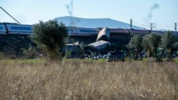 Scontro tra treni in Spagna, possibile errore umano: cosa si sa