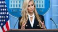 Trump, la nuova portavoce Katie Zacharia si presenta: solo 3 domande e un lapsus