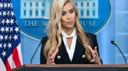 Trump, la nuova portavoce Katie Zacharia si presenta: solo 3 domande e un lapsus